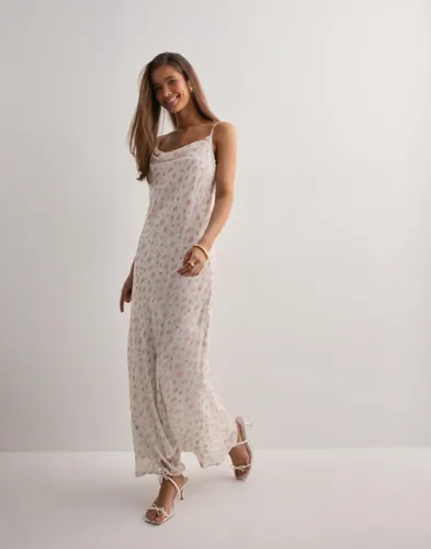 Vero Moda Blomstrete Vmsmilla Sl 7/8 Waterfall Dress Wvn