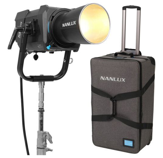 Nanlux Evoke 900C Spot Light Med Trillekoffert