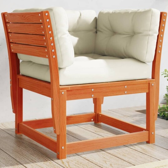 Hagesofa med armlener og puter voksbrun heltre furu 844696