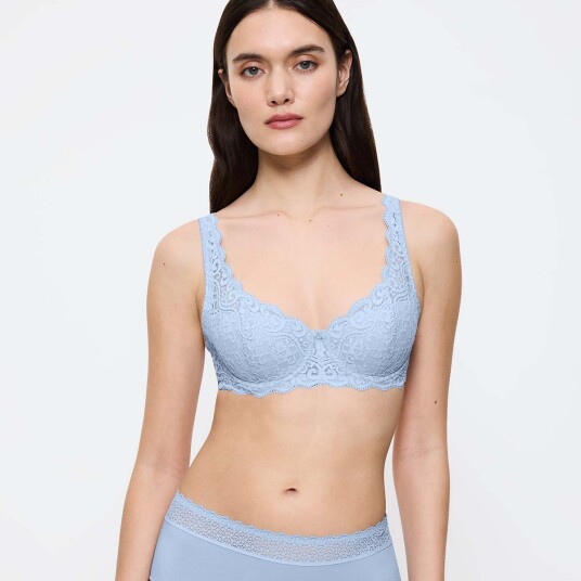 Triumph BH Amourette Wired Bra With Lace Lysblå D 90 Dame