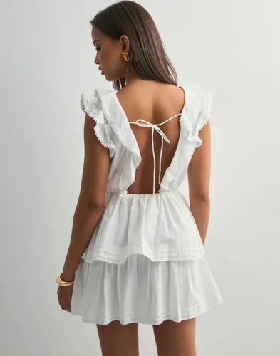 Nelly Hvit Perfect Frill Dress