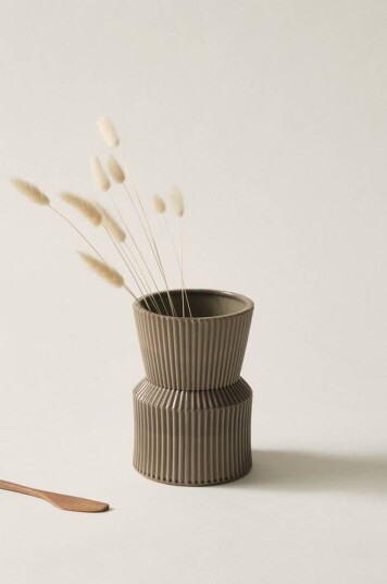 Jotex JANICE vase - høyde 21,5 cm Gråbeige 1680169-02-39 1667196-01-0
