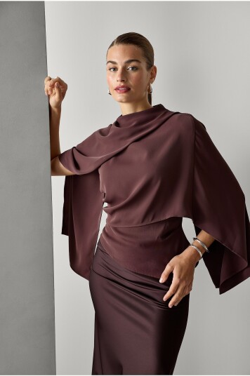 Joelle Bluse med kappehylser Rød