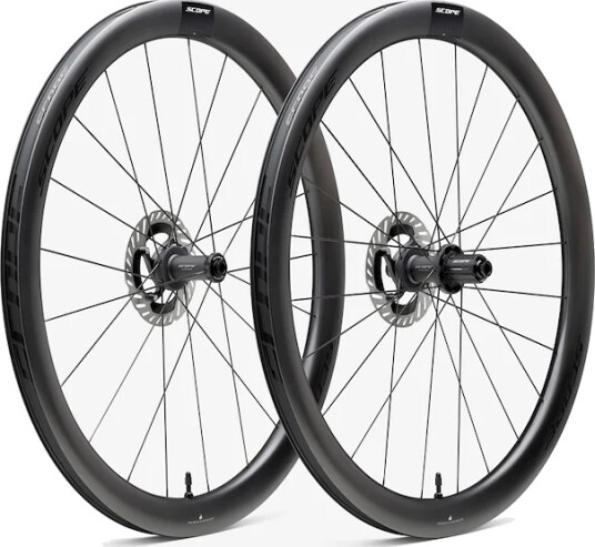 Scope R4 700c 45mm hjulsett Shimano body disc carbon svarte decals
