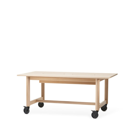 A2 Connect skrivebord eik hvitoljet, sorte hjul, h73