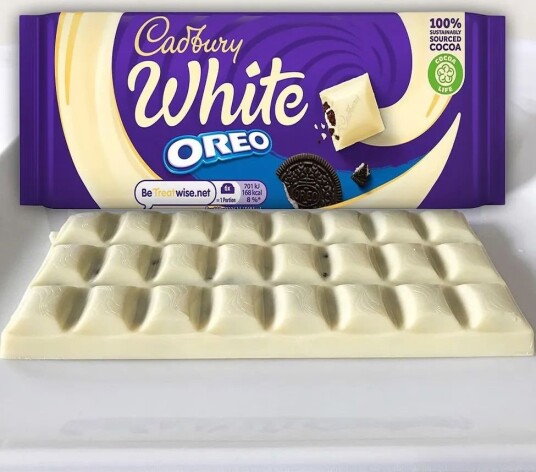 Cadbury White Oreo   Hvit Sjokoladeplate med Oreobiter 120 gram