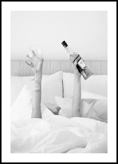 Aperol In Bed Low Key Plakat Plakat / 50x70cm