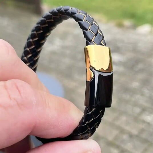 Major armbånd i imt . skinn med gyllen snor