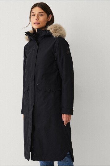 Áhkká Parka Urban Padded Long Parka W Svart Áhkká Parka Urban Padded Long Parka W Svart