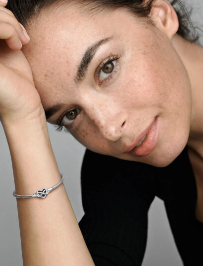 Pandora Snake Chain Sterling Silver Bracelet With Infinity Heart Clasp With Clear Cubic Zirconia - Silver - 18 CM Pandora Snake Chain Sterling Silver Bracelet With Infinity Heart Clasp With Clear Cubic Zirconia - Silver - 18 CM