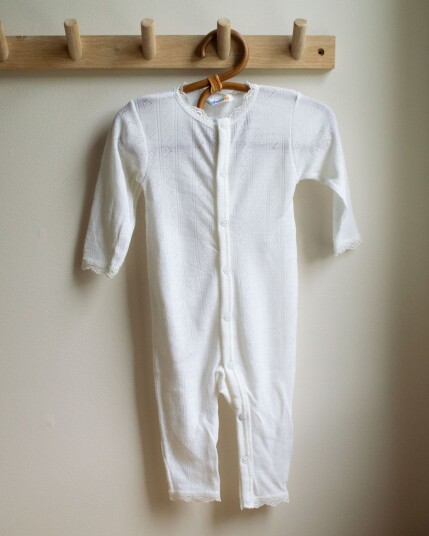 Joha Ull Heldress Baby - Ull Og Silke – Pointelle - Ivory Joha Ull Heldress Baby - Ull Og Silke – Pointelle - Ivory