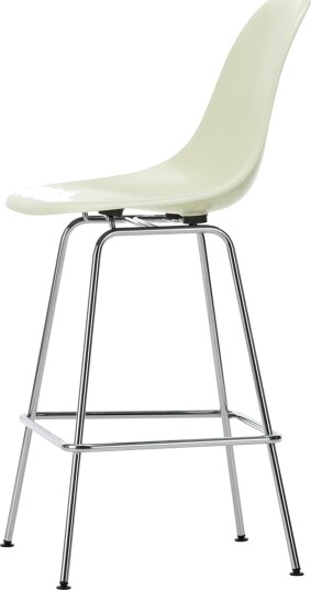 Vitra Eames Glassfiberbarkrakk Medium Pergament/ Krom Vitra Eames Glassfiberbarkrakk Medium Pergament/ Krom