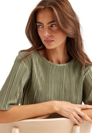 Bubbleroom Short Sleeve Pleated Top