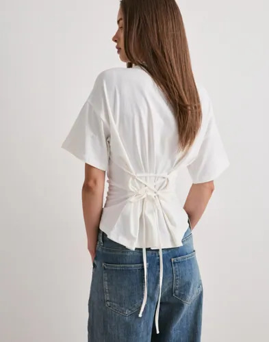 Nelly Hvit Tie Waist Tee