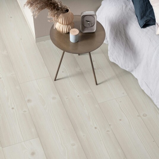 PERGO LAMINATGULV VISBY BRUSHED WHITE PINE