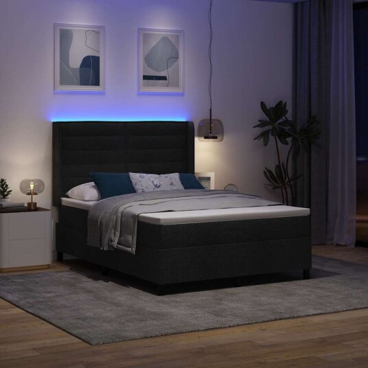  Box Spring Seng med Madrass og LED Svart 140x200 cm Stoff