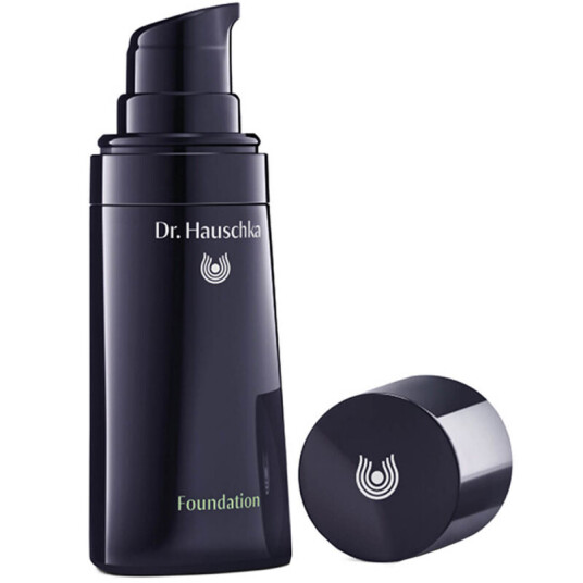 Dr. Hauschka Dr.Hauschka Foundation 04 Hazelnut
