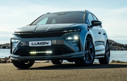Lumen grillkit Skoda Enyaq RS 26+. 22 984 lumen. Diskret og pen montering.