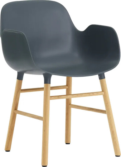 Normann Copenhagen Form karmstol blue eikeben