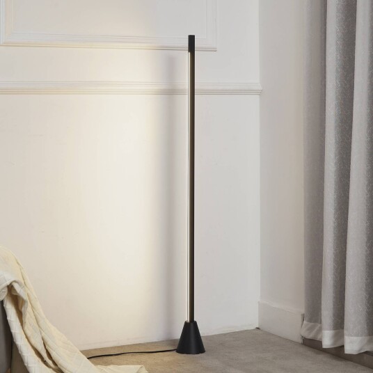 Lucande LED-gulvlampe Linija svart høyde 110 cm sensor Lucande LED-gulvlampe Linija svart høyde 110 cm sensor