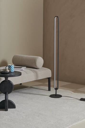 Ellos Home   Gulvlampe Loop LED   Svart