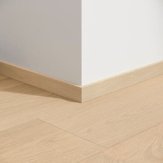 BerryAlloc Sokkellist Saga Oak 2.4m