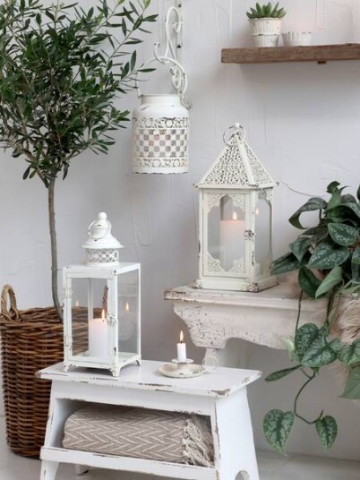 Chic Antique Benk med hylle fra Chic Antique