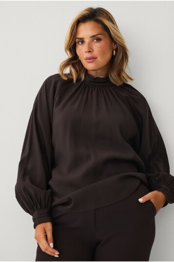 Ellos Plus collection Bluse med en krage Brun