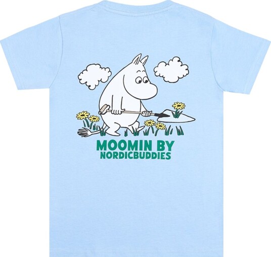 Moomin T skjorte til barn Mummitrollet i hagen Lyseblå (104 116)   104 116