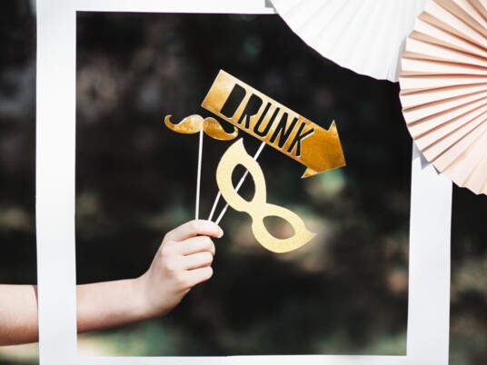 PartyDeco Fotoprops Nyttårsaften Gull - 8-pakning