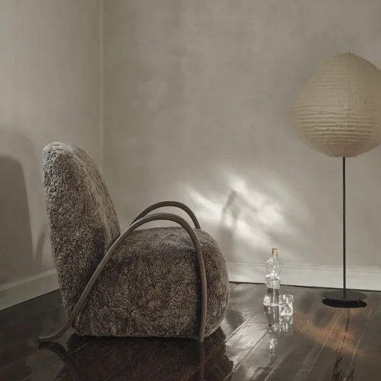 Ferm Living Buur Lenestol Sheepskin   Dark Stained/Sahara