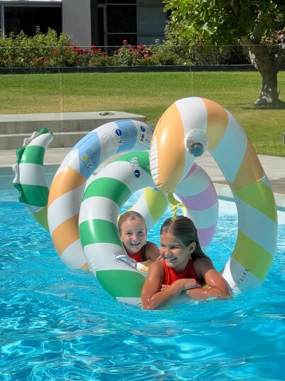 Sunnylife Stor Flyteleke Poolside Sorbet Stripe