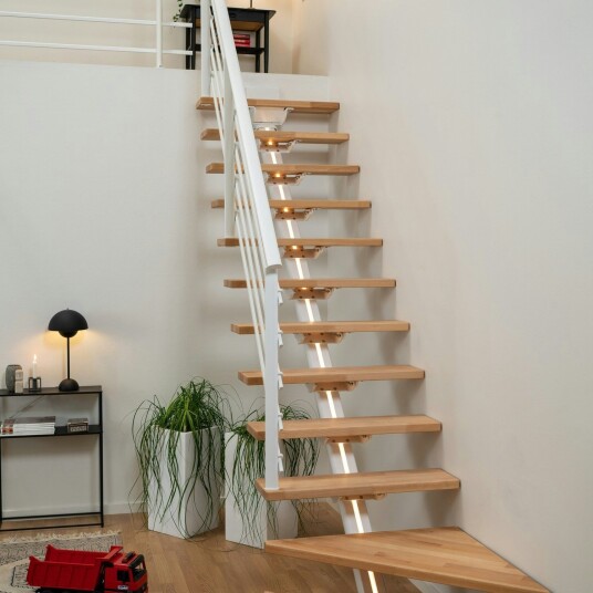 Dolle Sydney L trapp Hvit 9016 pure oljeret Bøk 75 11   Loddret Høyde 222 270cm