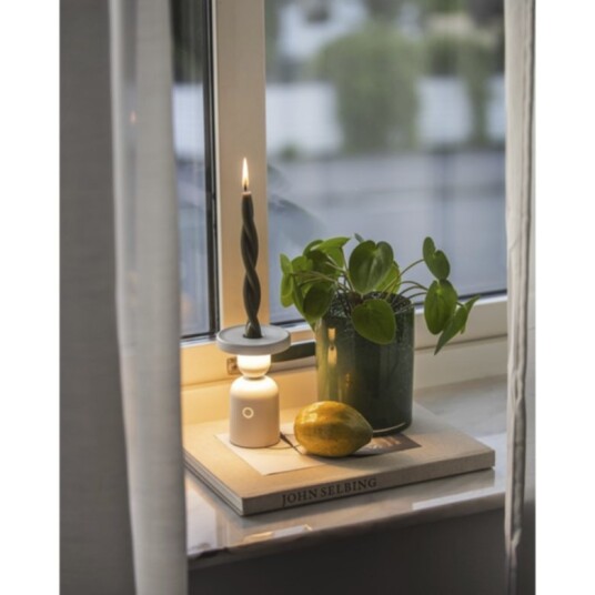 Konstsmide Nantes Bordlampe/lysestake LED USB Hvit 2200K/2700K dimbar Konstsmide Nantes Bordlampe/lysestake LED USB Hvit 2200K/2700K dimbar