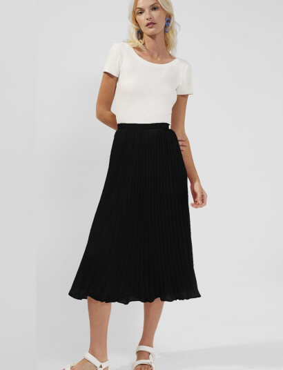 French Connection Pleated Solid Skirt - Black - XS