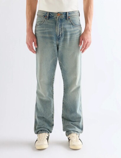 Wrangler Frontier Blue 30 x 32