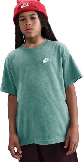 Nike T skjorte NSW Club Washed Grønn Barn størrelse XL: 158 170 cm