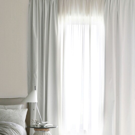 Mimou Shelby Mørkleggingsgardin Natural White 135x250 cm