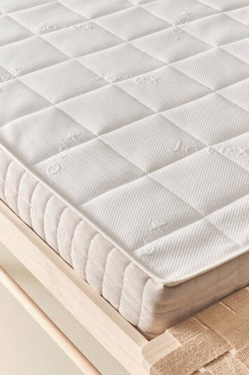 Jotex SONECA pocketfjærmadrass medium til barn 120x200 cm Matt hvit 1720592-01-0 1720591-01-0