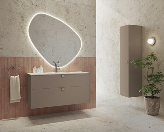 Møbelpakke FOSSBAD Innovent B120 med Simplicity silestoneservant og Organic speil