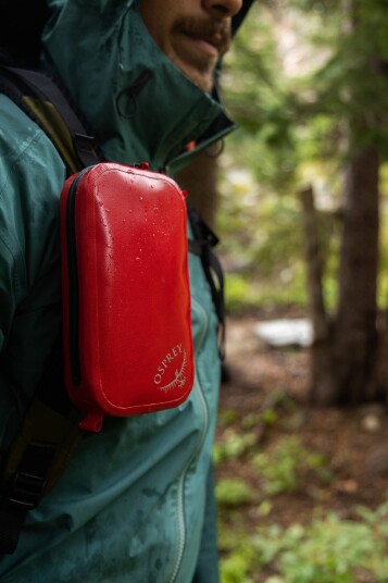 Osprey Pack Pocket Waterproof Poinsettia Red Osprey Pack Pocket Waterproof Poinsettia Red