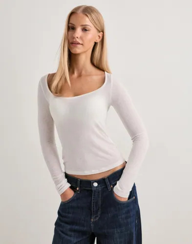 Nelly Hvit Soft Wool Blend Scoop Top
