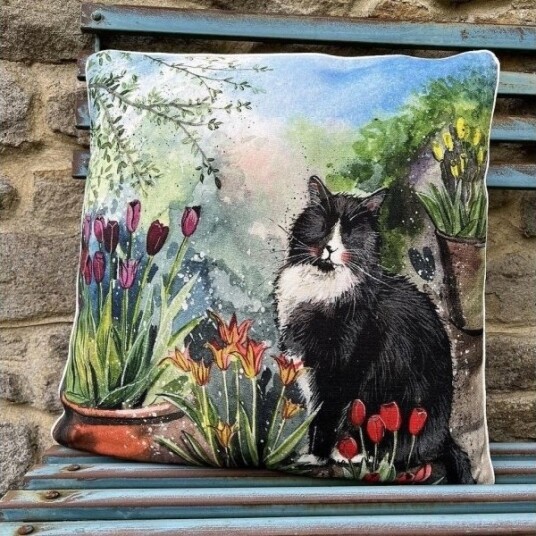 Cu60 Putetrekk Med Katt Og Tulipaner