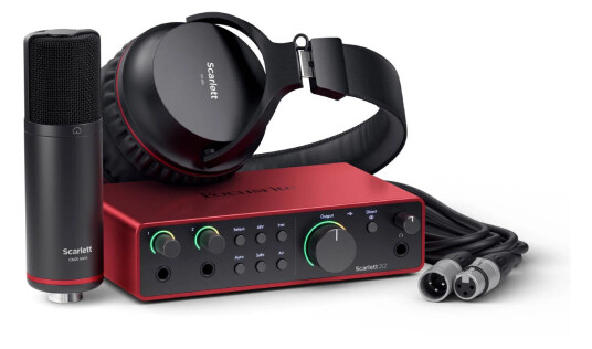 Focusrite Scarlett 2i2 Studio 4. generasjons lydkortpakke
