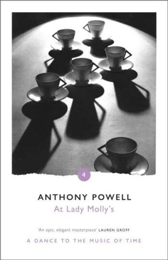 At Lady Molly'S Av Anthony Powell