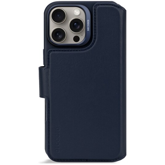 Decoded Leather Detachable Wallet navy iPhone 16 Pro Max