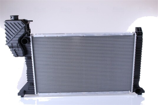 Radiator NISSENS 62685A