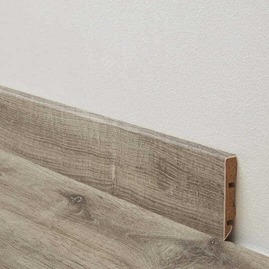 BERRYALLOC LIME EIK 979M SOKKELLIST 2400X14X60 BERRYALLOC LIME EIK 979M SOKKELLIST 2400X14X60