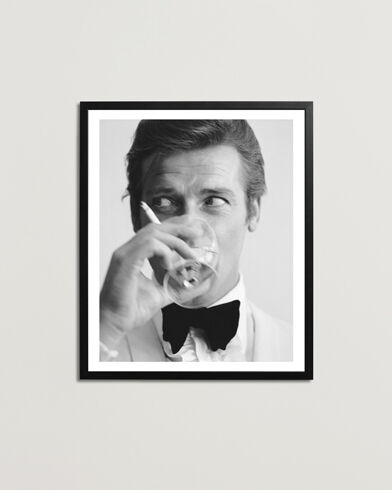 Sonic Editions Framed Roger Moore Shaken Not Stirred Sonic Editions Framed Roger Moore Shaken Not Stirred