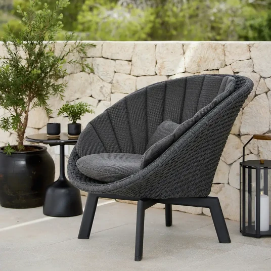 Cane line Peacock Loungestol Svart alu